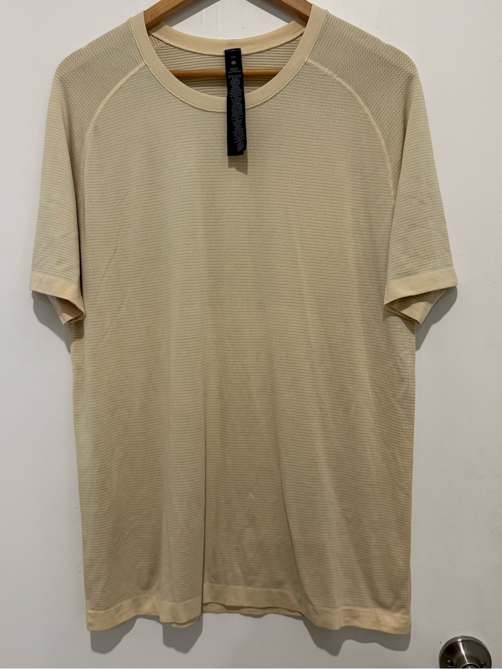 lululemon Metal Vent Tech Short Sleeve Shirt Men’s Large Beige Tan Athletic